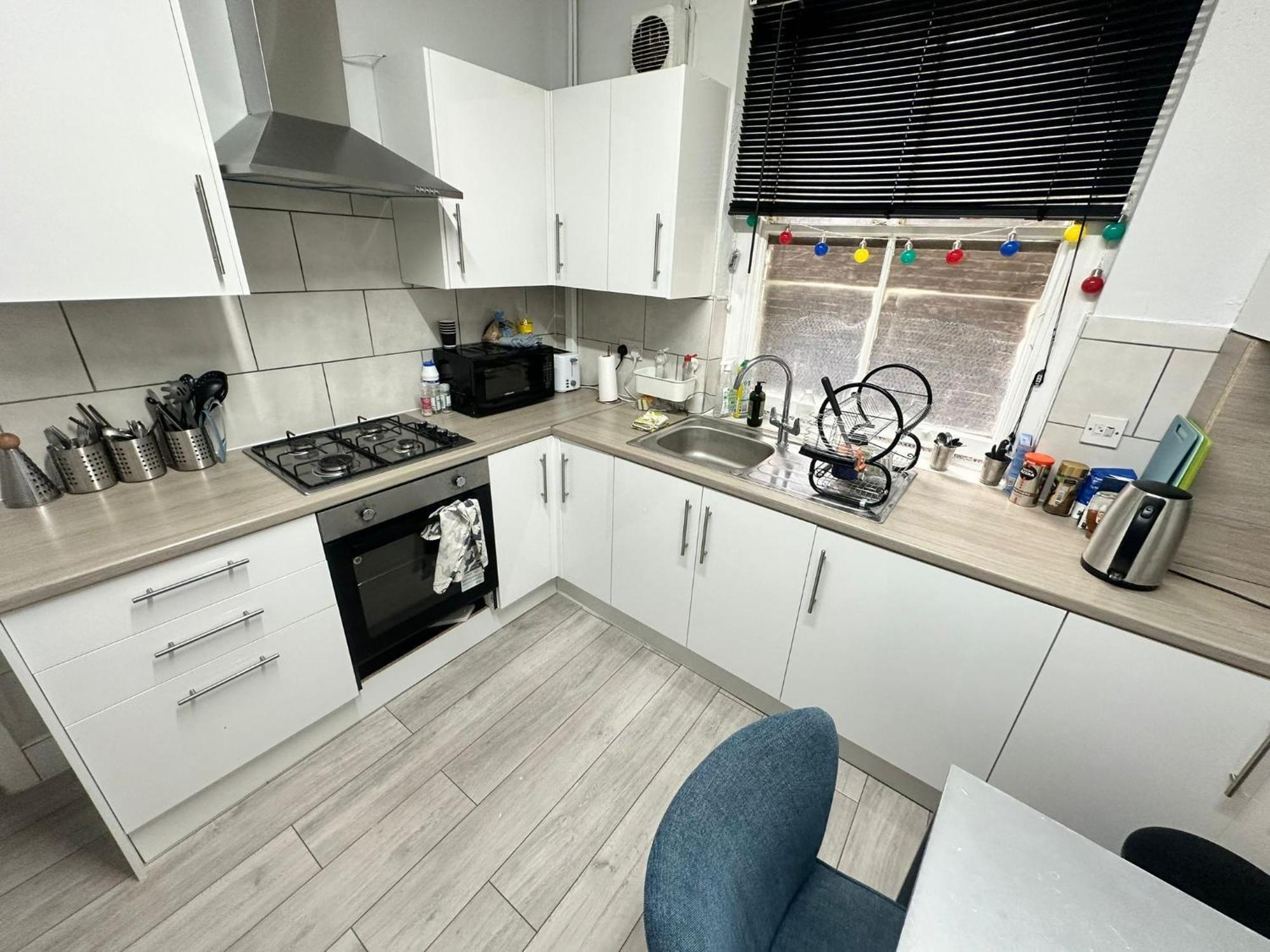 Whitechapel Station Rooms R1 London Eksteriør bilde
